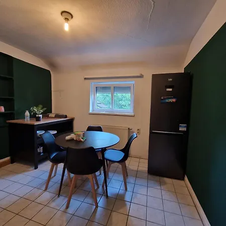 アパート Schoene Mit 6 Einzelbetten, Geeignet Fuer Monteure ヴィンネンデン