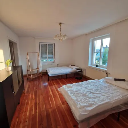 Schoene Mit 6 Einzelbetten, Geeignet Fuer Monteure * ヴィンネンデン